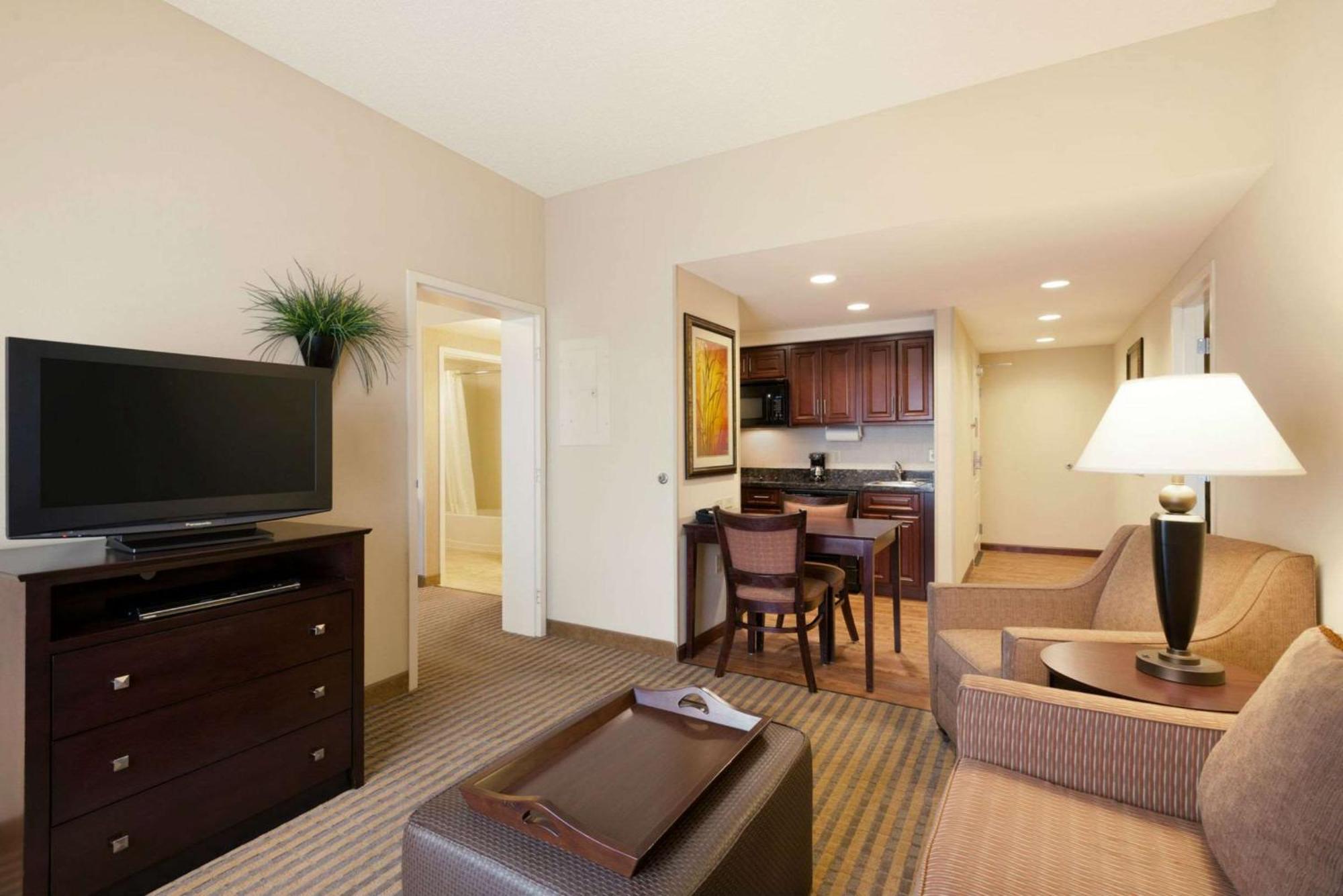 Homewood Suites New Brighton Екстериор снимка